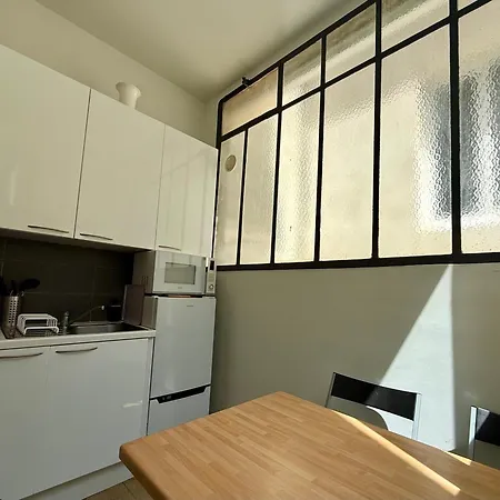 Apartment Chabada - 1min De La & Des Commerces