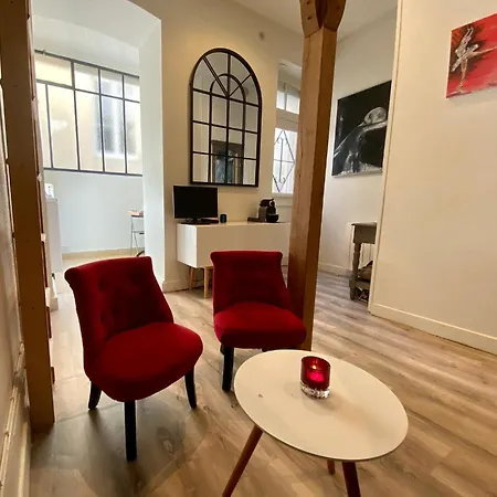 Apartment Chabada - 1min De La & Des Commerces