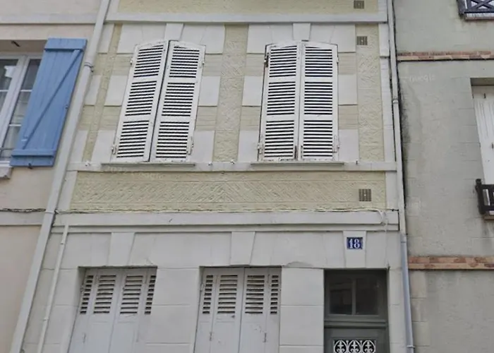 Apartment Chabada - 1min De La & Des Commerces